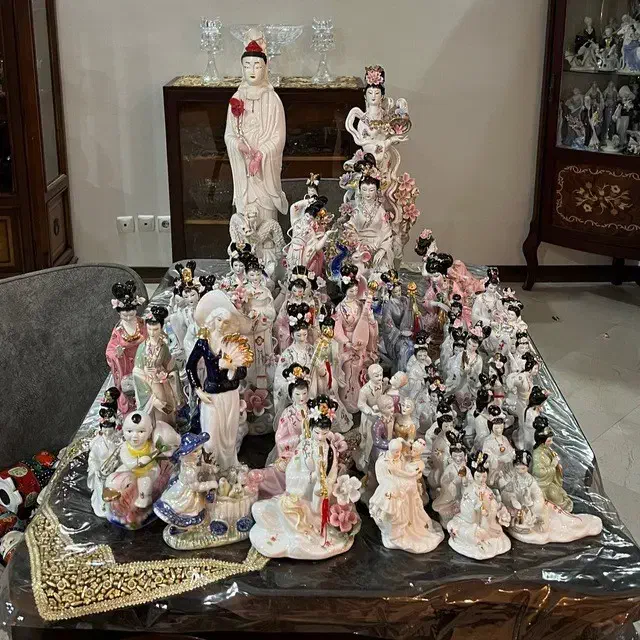 فروشنده و خریدار ظروف وظروف ... هستم|ظروف سرو و پذیرایی|تهران, پاسداران|دیوار