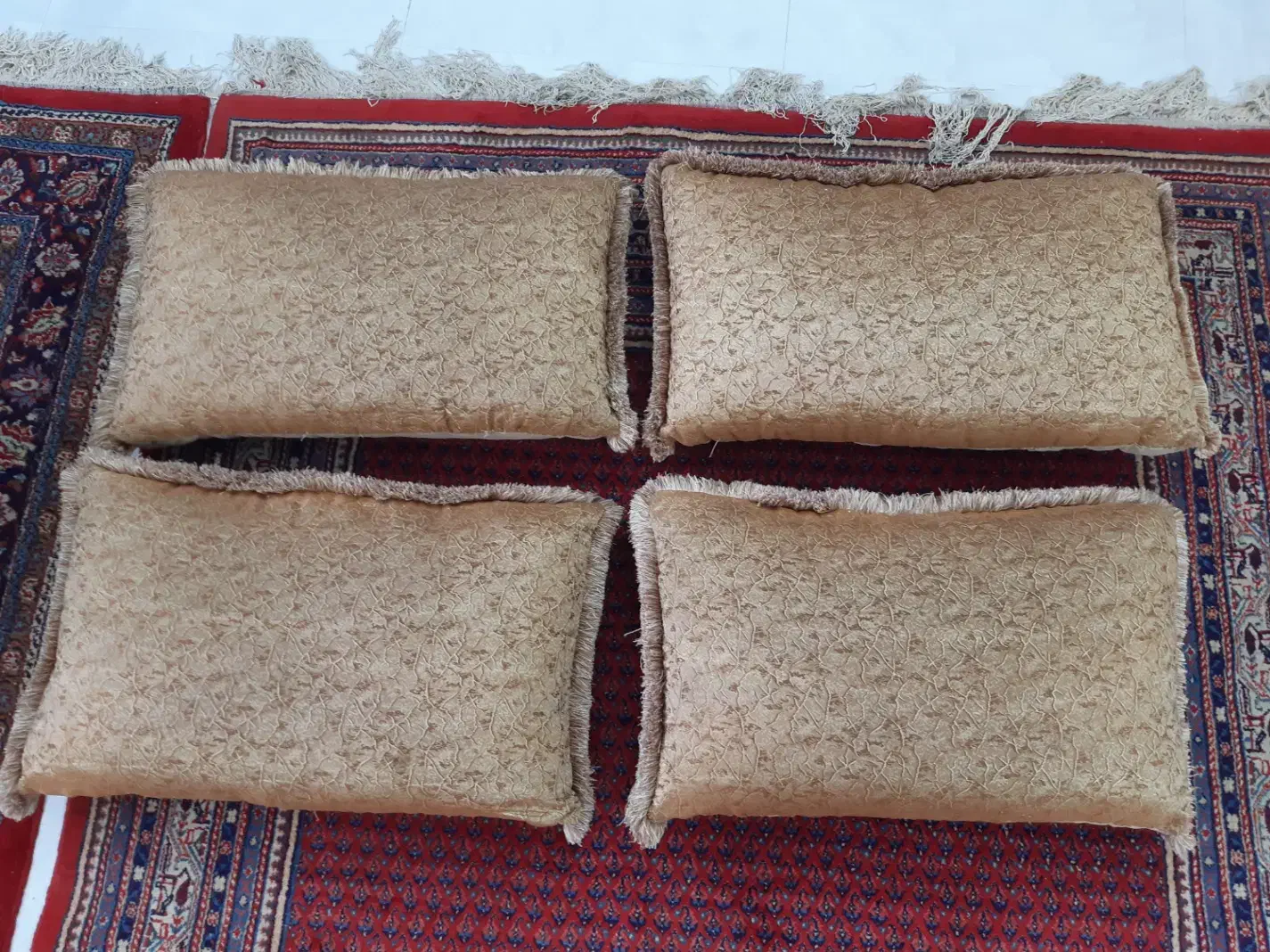 بالشت تکی پشتی|پشتی|بروجرد, |دیوار