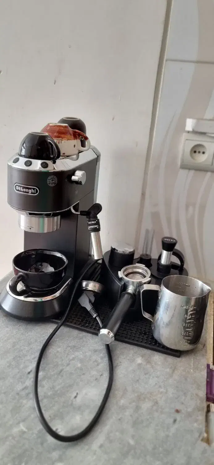 دستگاه اسپرسو ساز دلونگی ۶۸۵|سماور، چای‌ساز، قهوه‌ساز|اصفهان, خوراسگان|دیوار