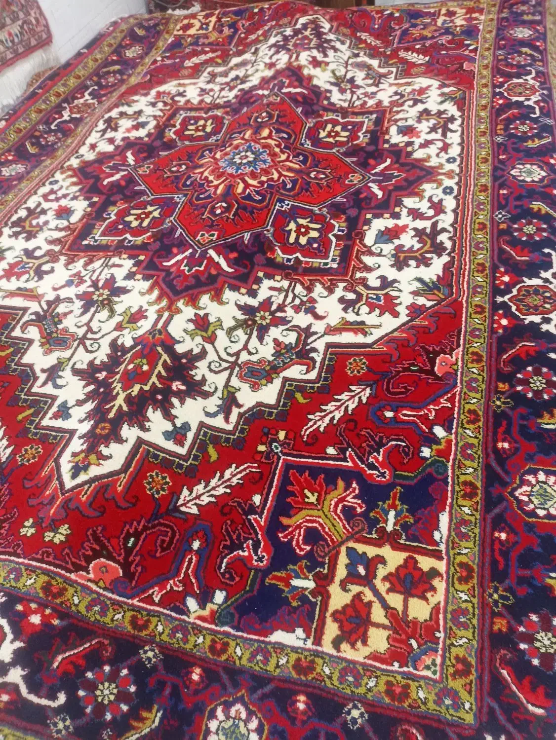 خریدار فرش۶متری تازه وکهنه معاوضه میکنیم|فرش|تبریز, |دیوار