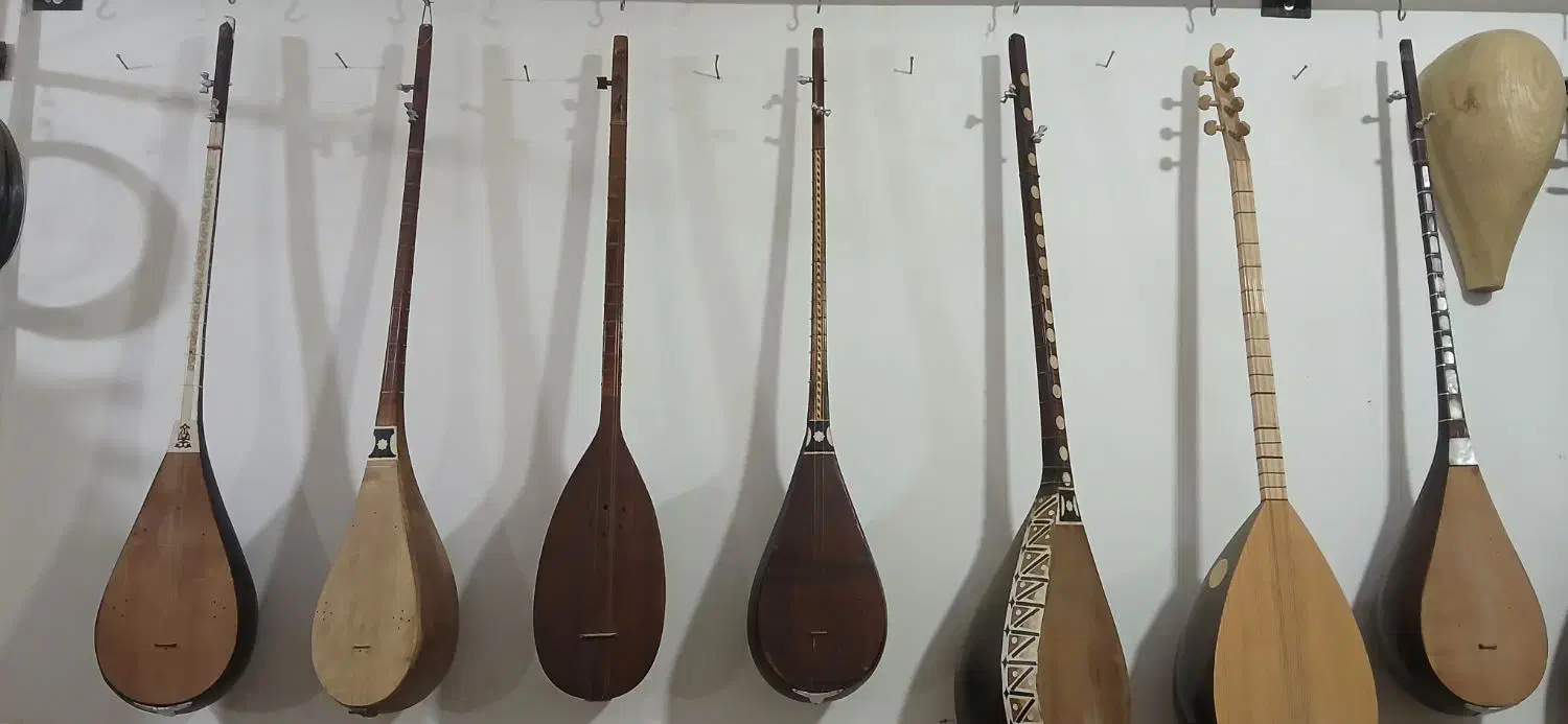 دوتارخراسان شمالی|سازهای سنتی|قدس, شهر‌قدس|دیوار