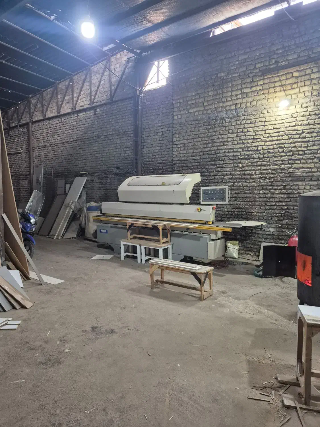 استخدام نیروی ام دی اف کار متعهد ساده و ماهر|استخدام صنعتی، فنی، مهندسی|خمینیشهر, |دیوار