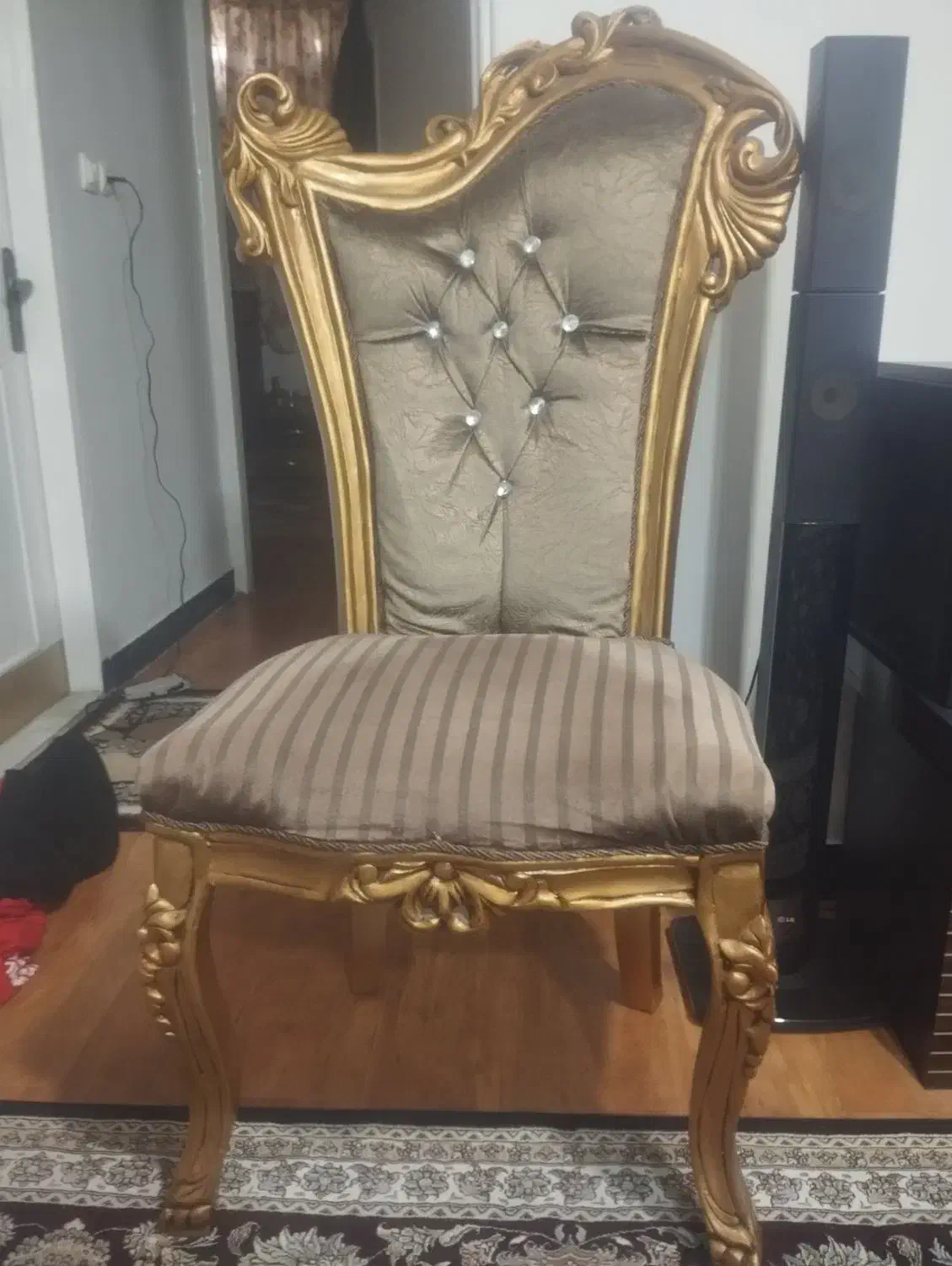 مبل۹نفره سلطنتی سایز بزرگ کاردست و ناهارخوری۴نفره|مبلمان خانگی و میز عسلی|شاهینشهر, عطار|دیوار