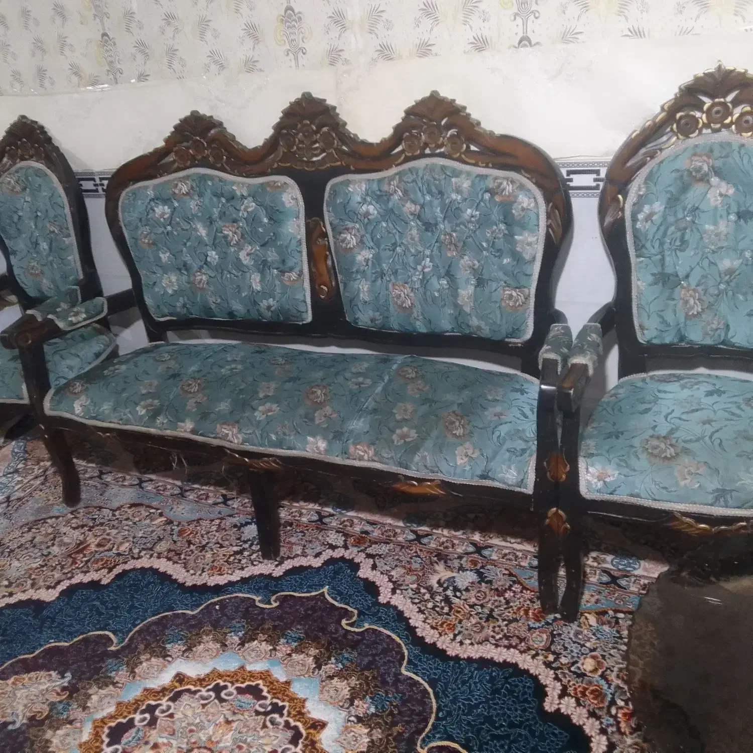 مبلمان سلطنتی همراه میزوعسلی|مبلمان خانگی و میز عسلی|اقبالیه, |دیوار