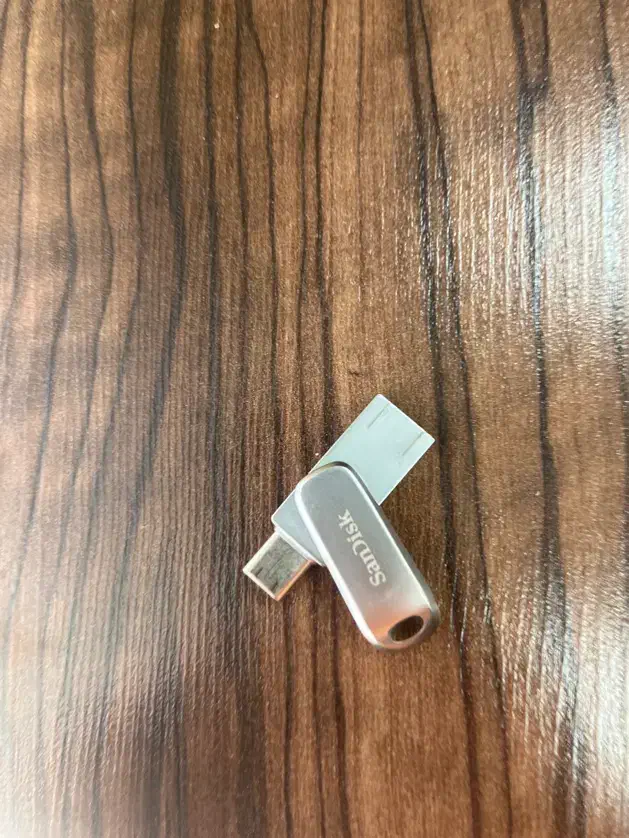 فلش SanDisk Ultra Dual ۱۲۸ گیگ/ مثل نو|لوازم جانبی موبایل و تبلت|مشهد, سرافرازان|دیوار