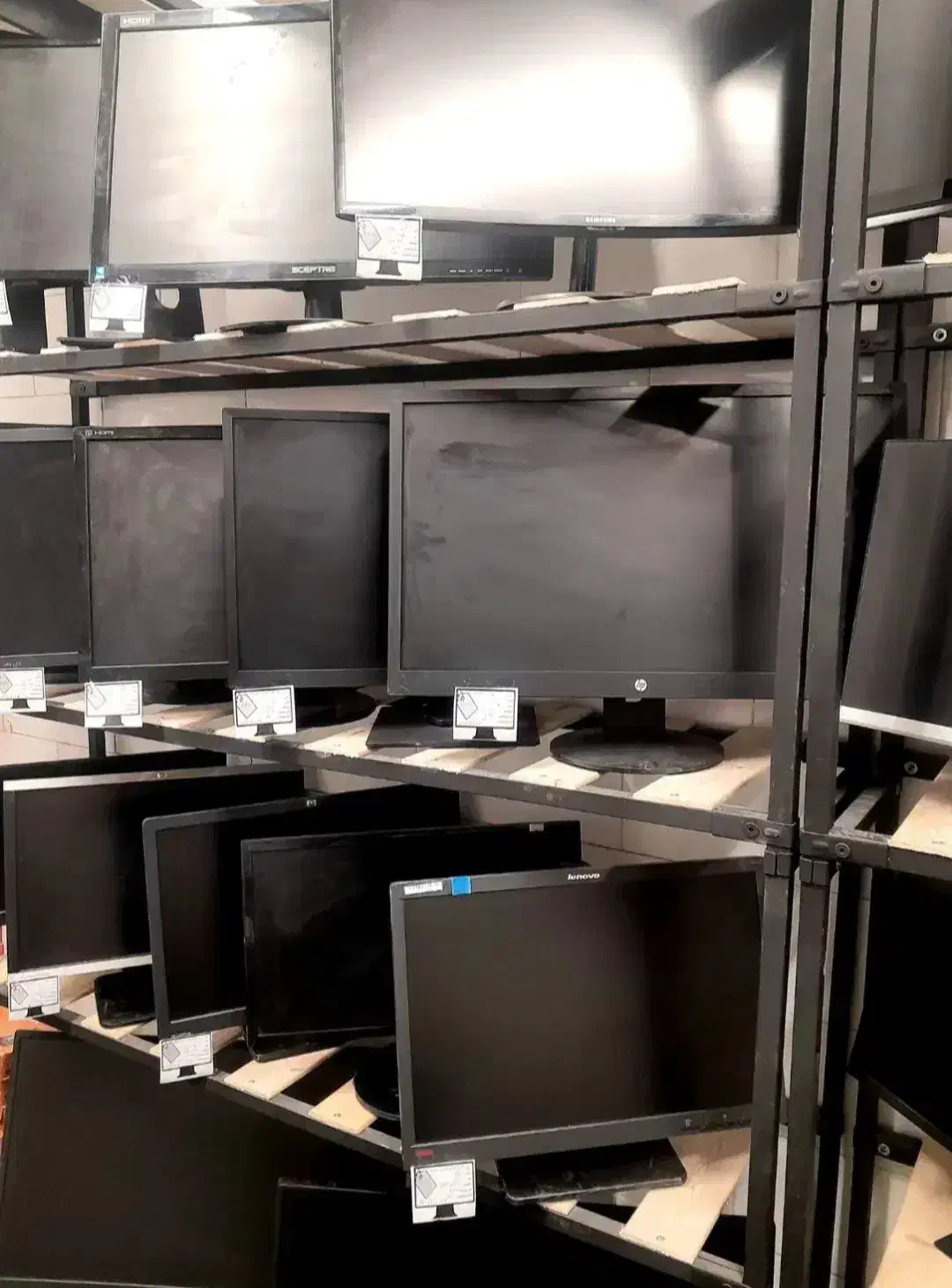 مرکز پخش خرده و عمده انواع مانیتور HDMI و ساده|قطعات و لوازم جانبی رایانه|تبریز, |دیوار