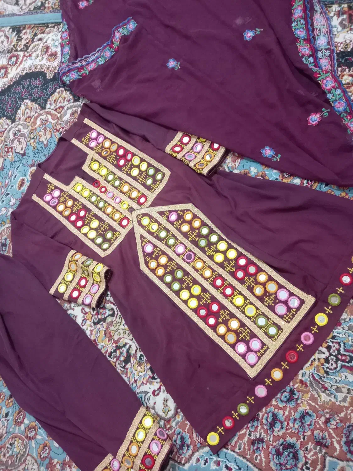 لباس بلوچی آیینه کاری|لباس|زابل, |دیوار