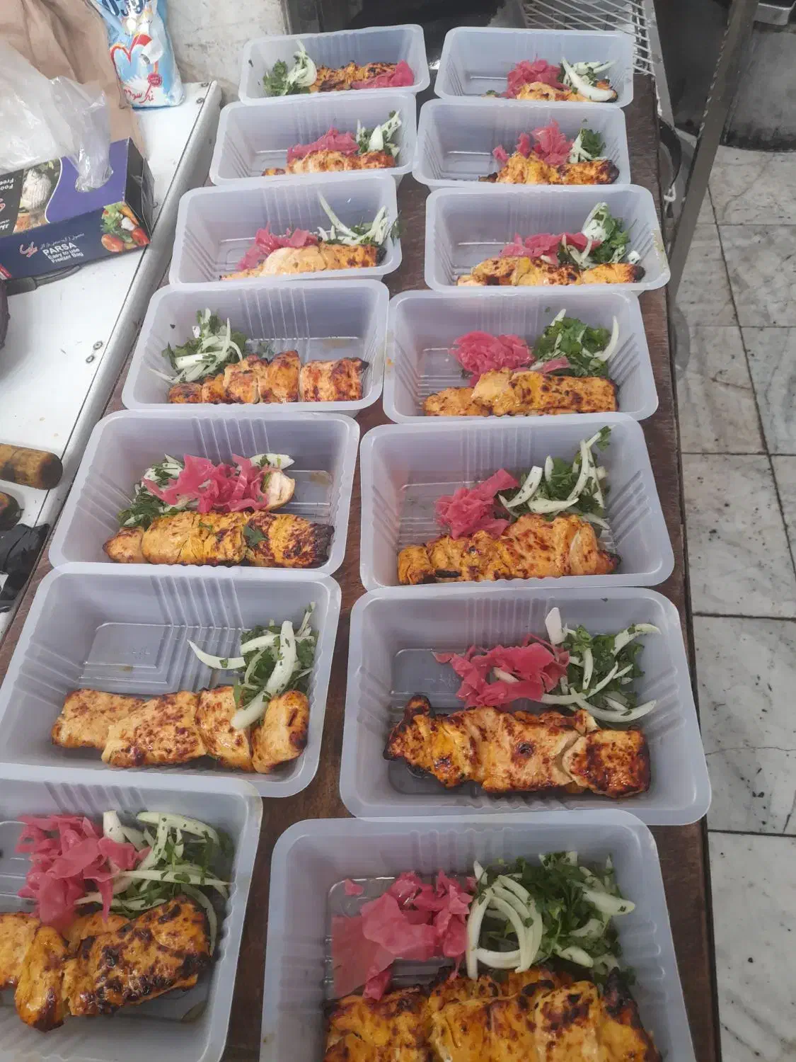 اشپزخانه و تهیه غذای قائم|خدمات پذیرایی، مراسم|بجنورد, |دیوار