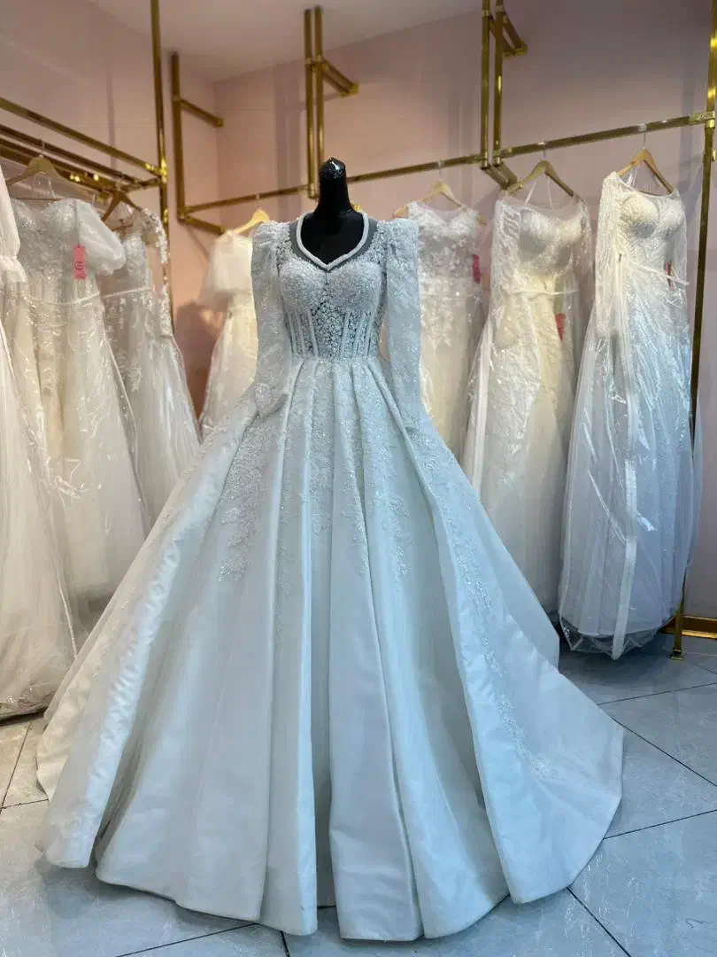 لباس های مزون عروس یک‌جا واگذار می‌شود|لباس|سلماس, |دیوار