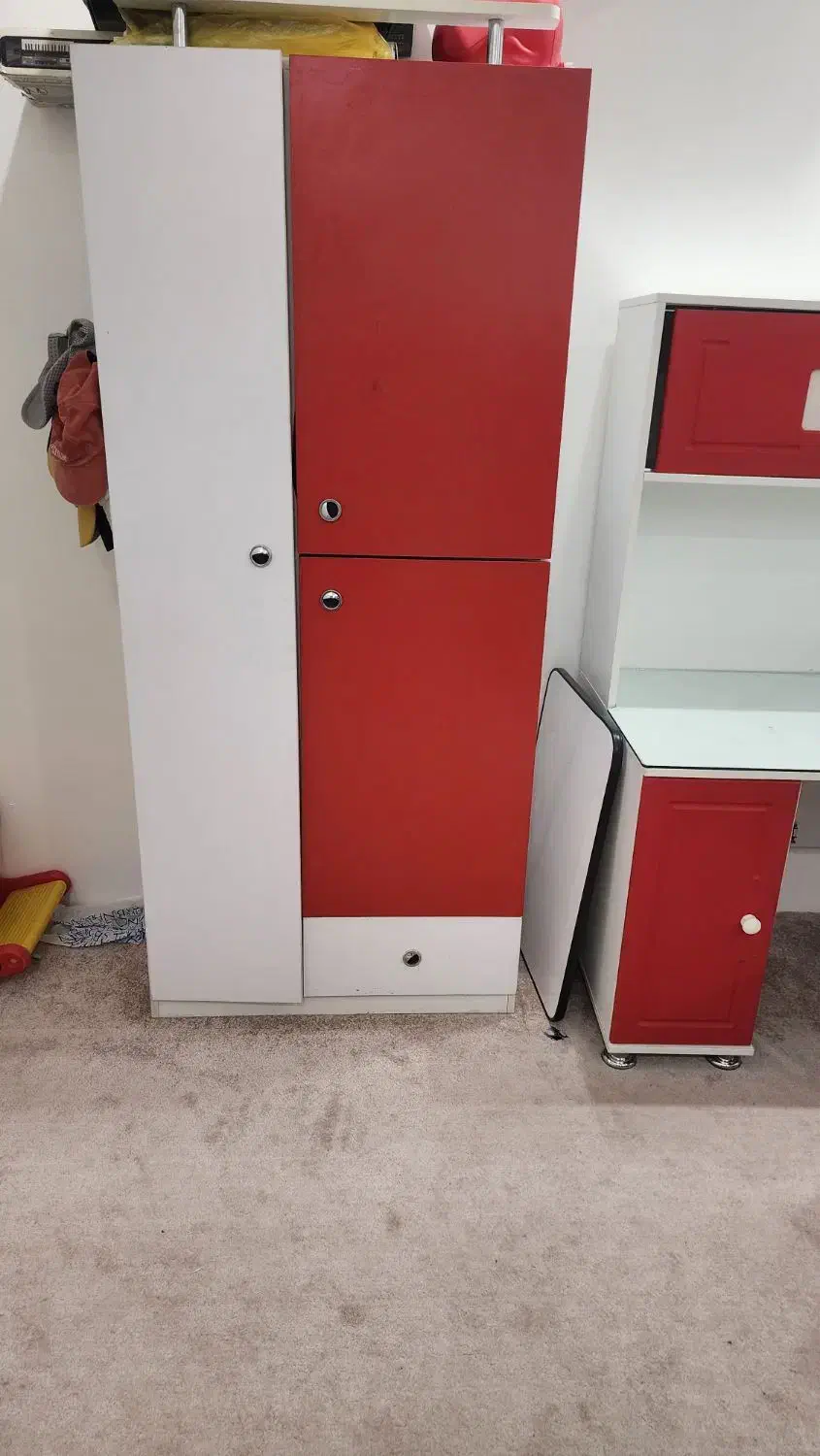 میز تحریر بدون صندلی و کمد نوجوان|میز تحریر و کامپیوتر|قم, نوقطار|دیوار