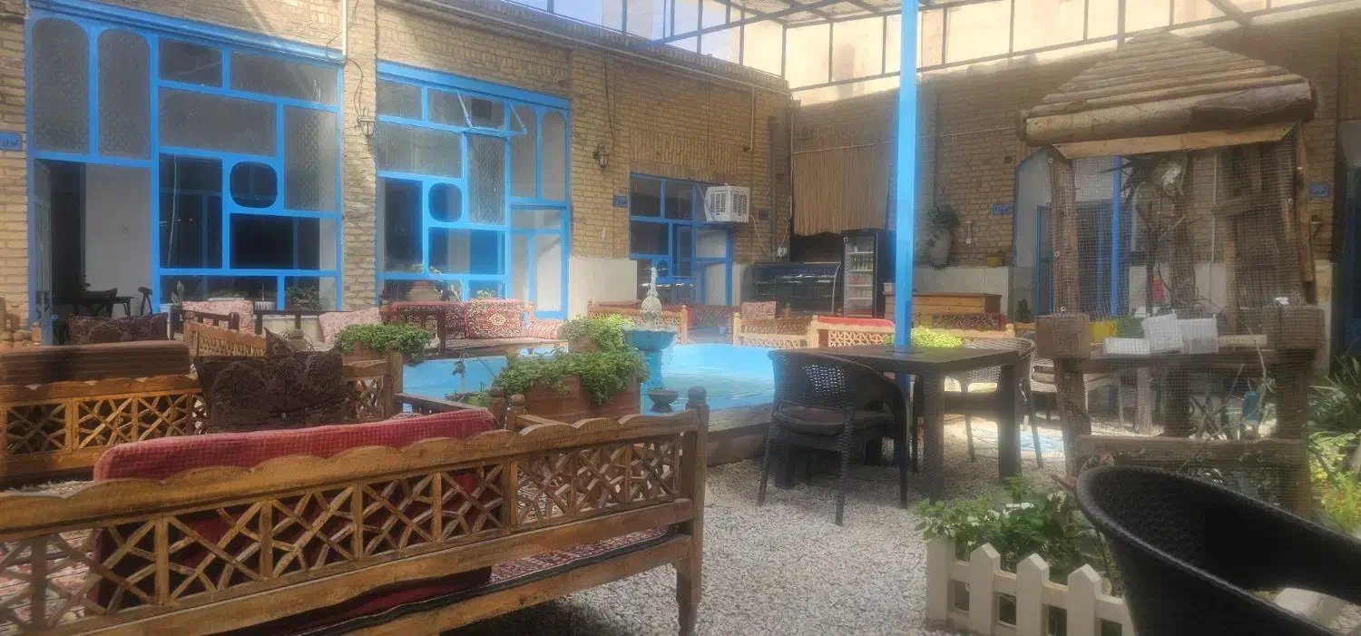 استخدام سالندار و باریستا و قلیوندار|استخدام خدمات فروشگاه و رستوران|سیرجان, |دیوار