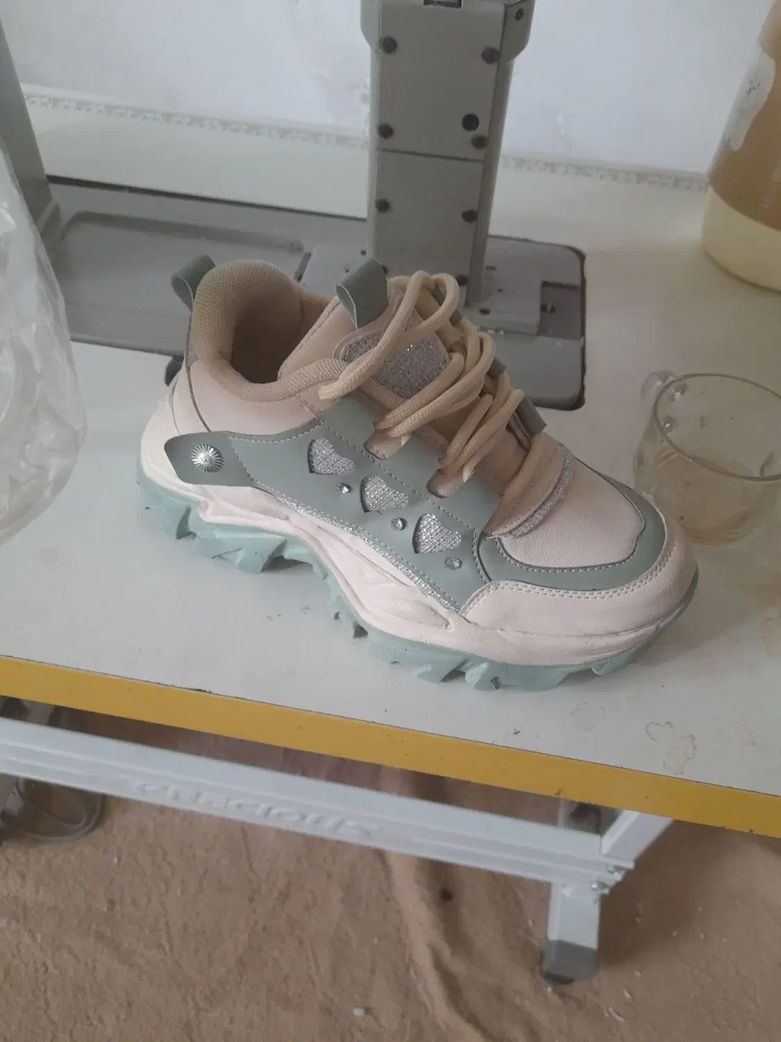 کتونی قلبی دخترانه از تولید کننده فروش بصورت عمده.|کیف، کفش، کمربند|سراب, |دیوار