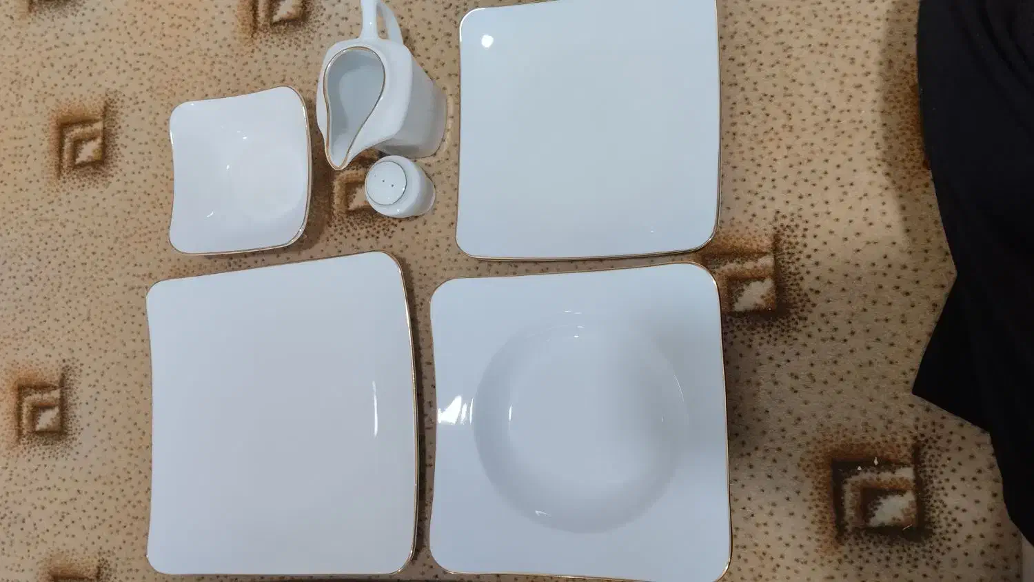 ضرف پذیرایی چینی زرین تقدیس|ظروف سرو و پذیرایی|مریوان, |دیوار