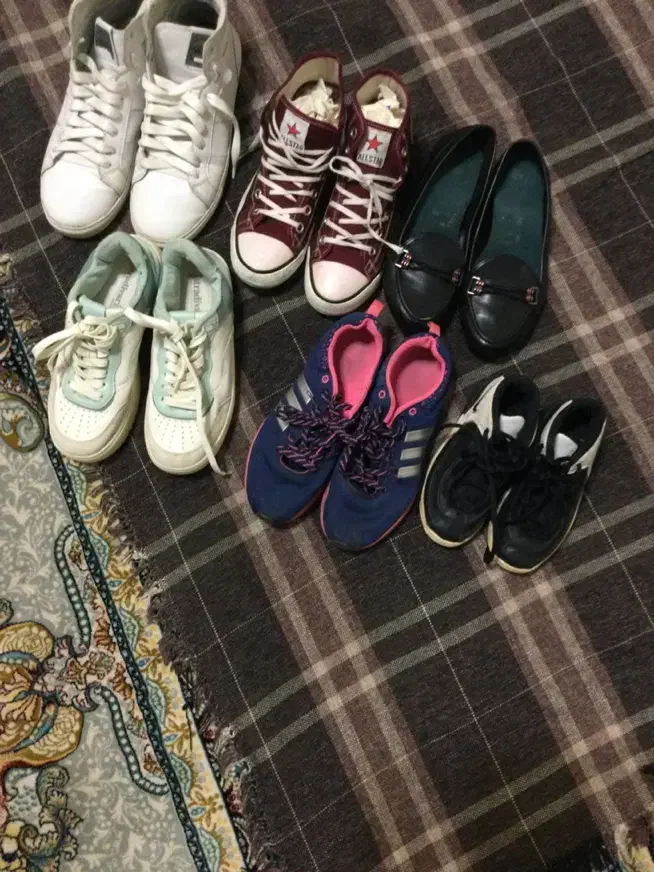 تعدادی کفش|کیف، کفش، کمربند|تهران, امانیه|دیوار