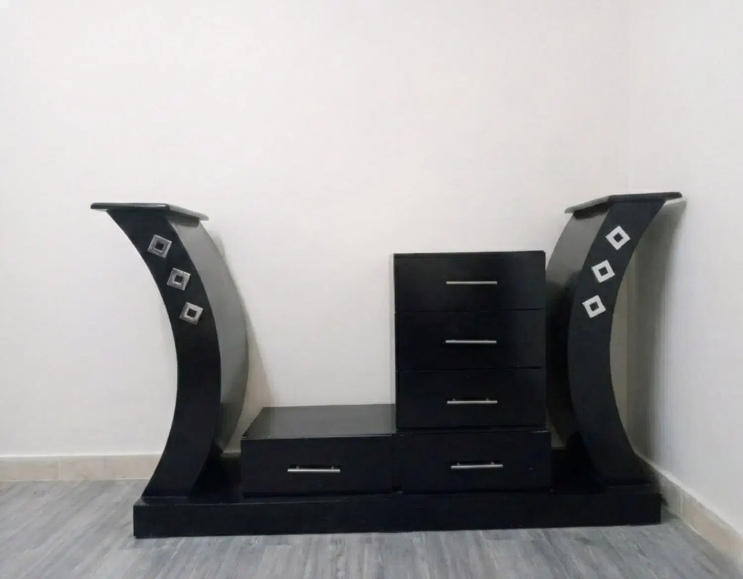 کمد|جاکفشی، کمد، دراور|قوچان, |دیوار