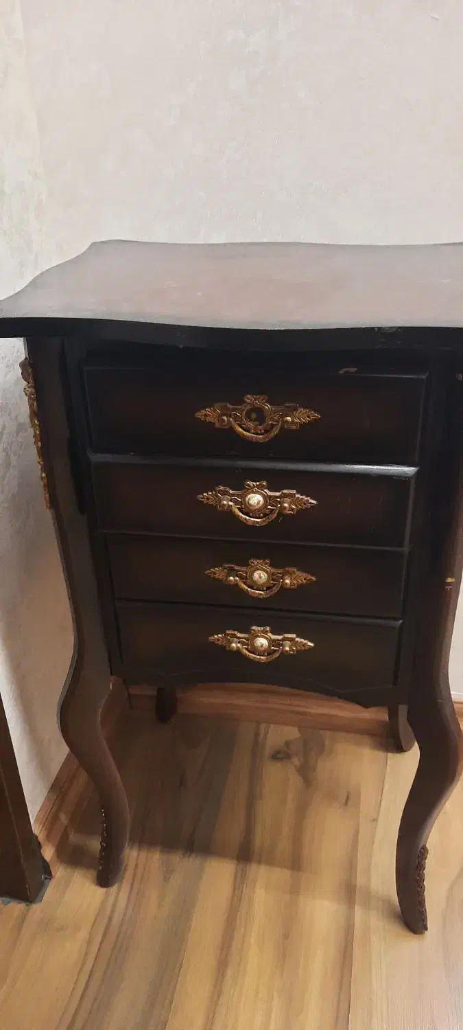 میز تلفن|میز تلفن|میانه, |دیوار