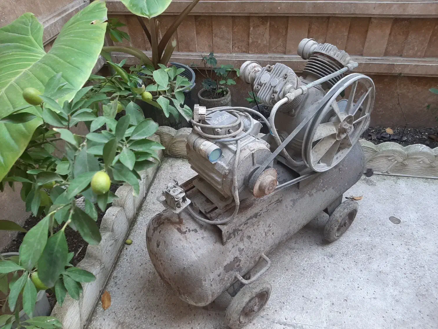 پمپ باد( پیستوله )|ابزارآلات|رشت, جهاد|دیوار