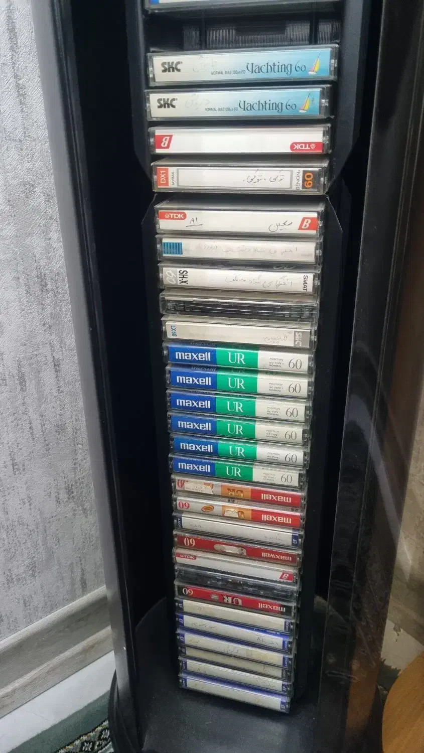 جا نواری با ۹۲عدد نوار های قدیمی|کلکسیون اشیاء عتیقه|کرج, شهرک جهان‌نما|دیوار