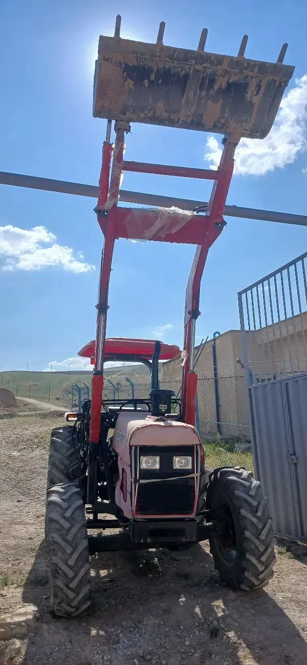 بیل تراکتور تعادلی  چهار جگ|ماشین‌آلات صنعتی|ماهنشان, |دیوار