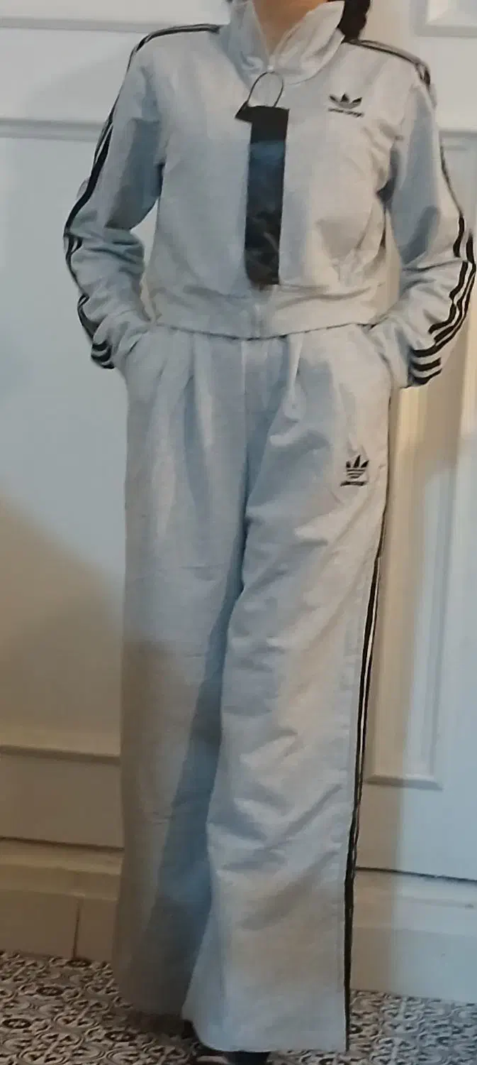 ست ورزشی آدیداس|لباس|تهران, آسمان|دیوار