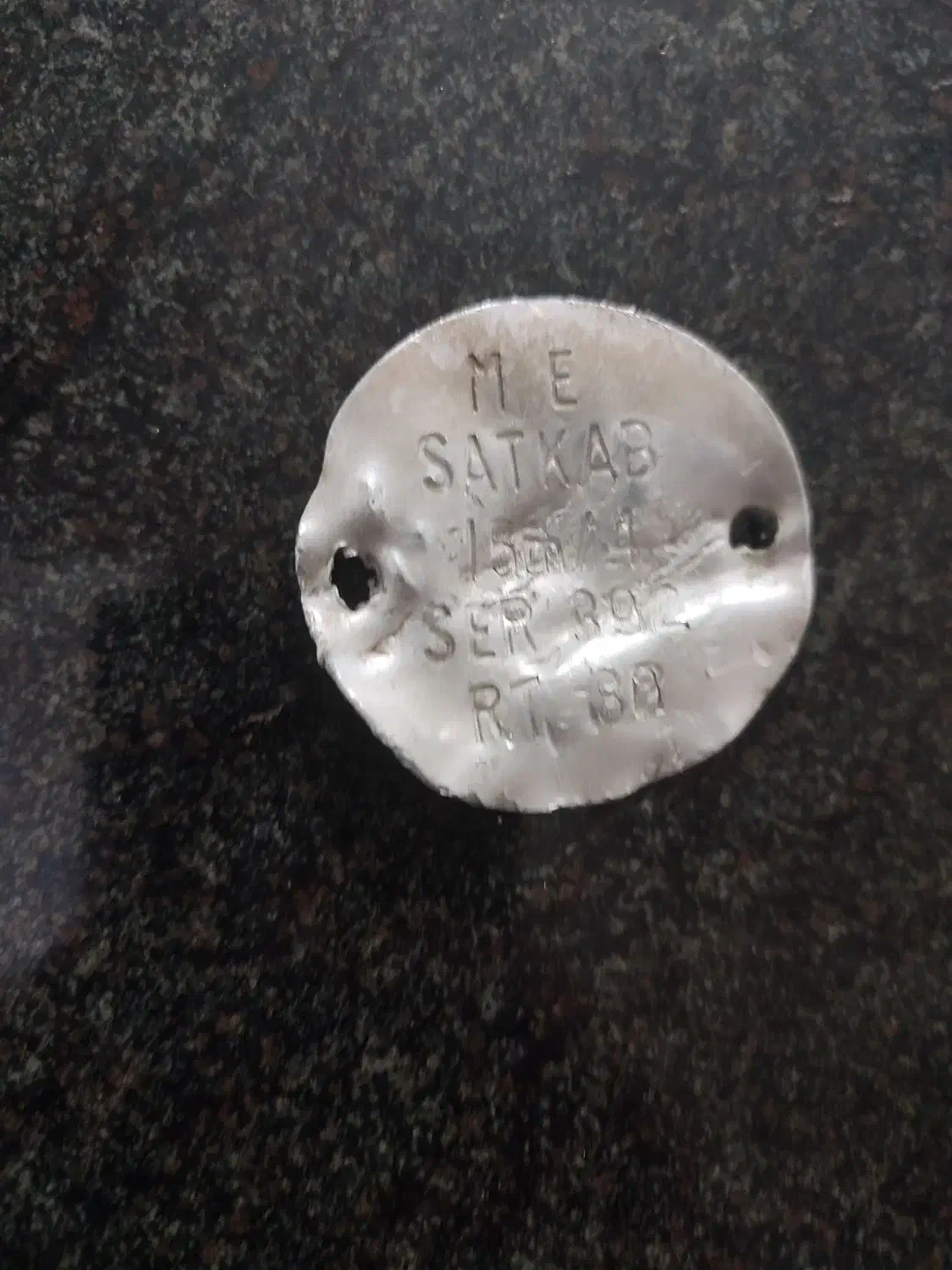 پلاک نقره ای|کلکسیون اشیاء عتیقه|بروجرد, |دیوار