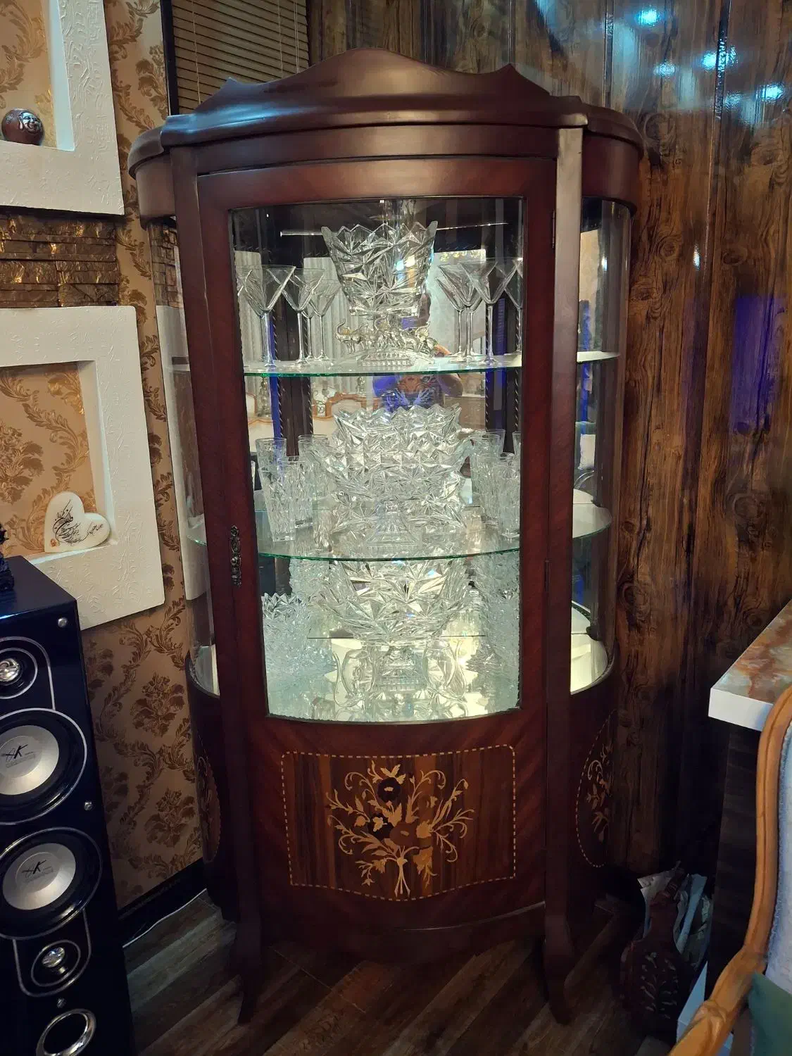 بوفه معرق|بوفه، ویترین، کنسول|شاهین‌شهر, عطار|دیوار