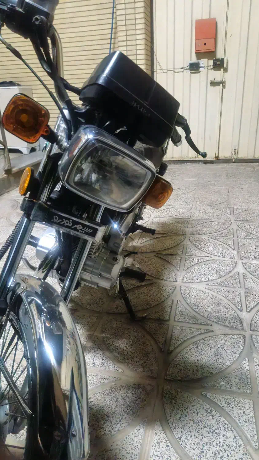 موتور سنین ۹۵ (۱۵۰)زیر پا نرم و درجه یک|موتورسیکلت|آران و بیدگل, |دیوار