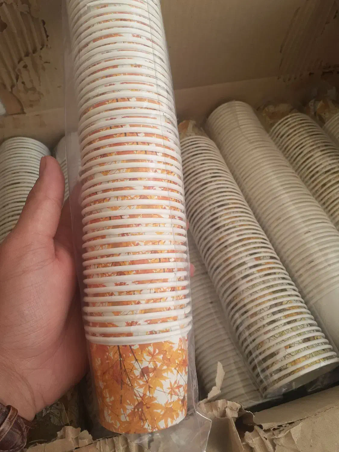 لیوان کاغذی تک ودوبل باقیمت مناسب صورت خرده وعمده|ظروف نگهدارنده، پلاستیکی، یک‌بارمصرف|شهرکرد, |دیوار