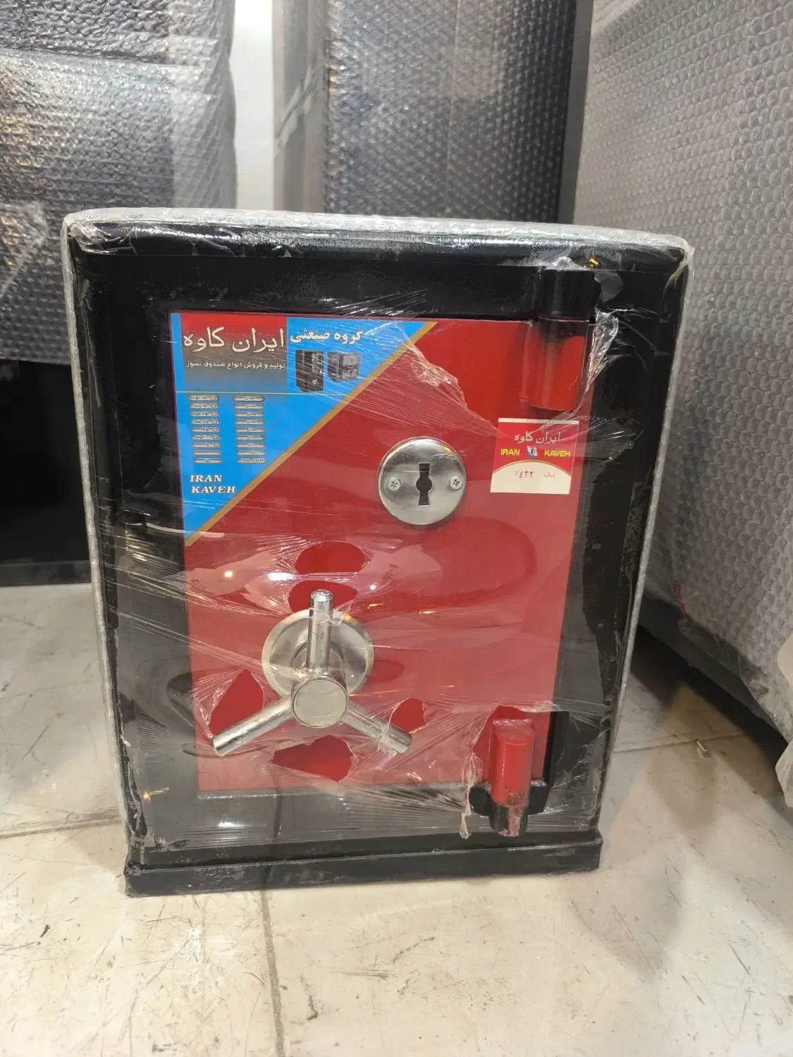 گاوصندوق ایران کاوه مدل ۱۰۰قیمت چهار ملیون تومان|فروشگاه و مغازه|سنندج, |دیوار