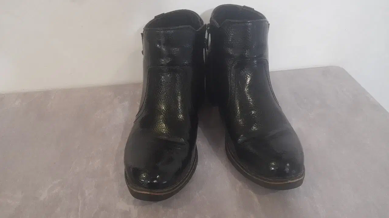 کفش  نیم بوت|کیف، کفش، کمربند|نسیم‌شهر, |دیوار