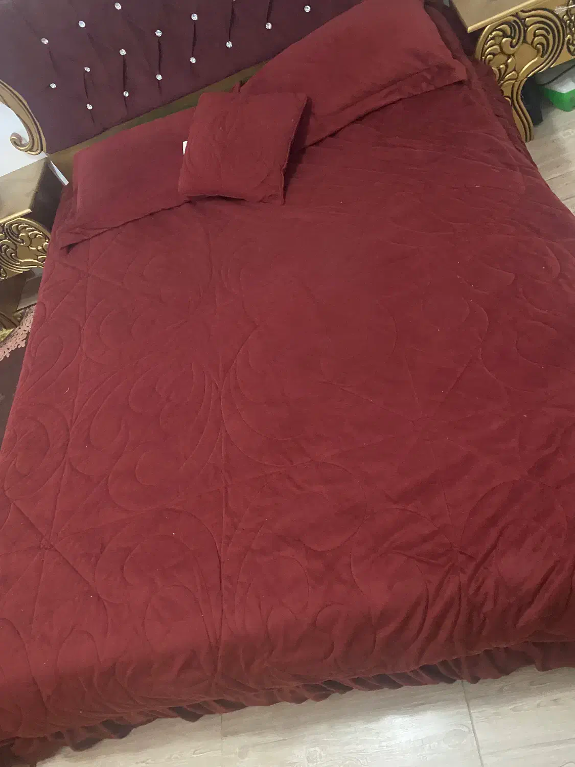 روتختی|رختخواب، بالش، پتو|ری, علایین|دیوار