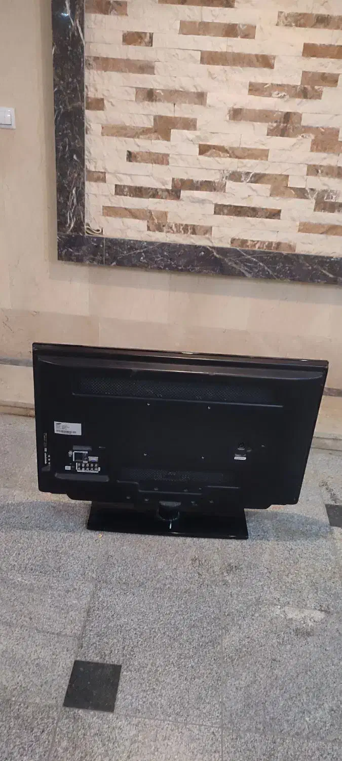 تلویزیون ال سی دی ۴۰ سامسونگ|تلویزیون و پروژکتور|فردیس, شهرک سپاه|دیوار