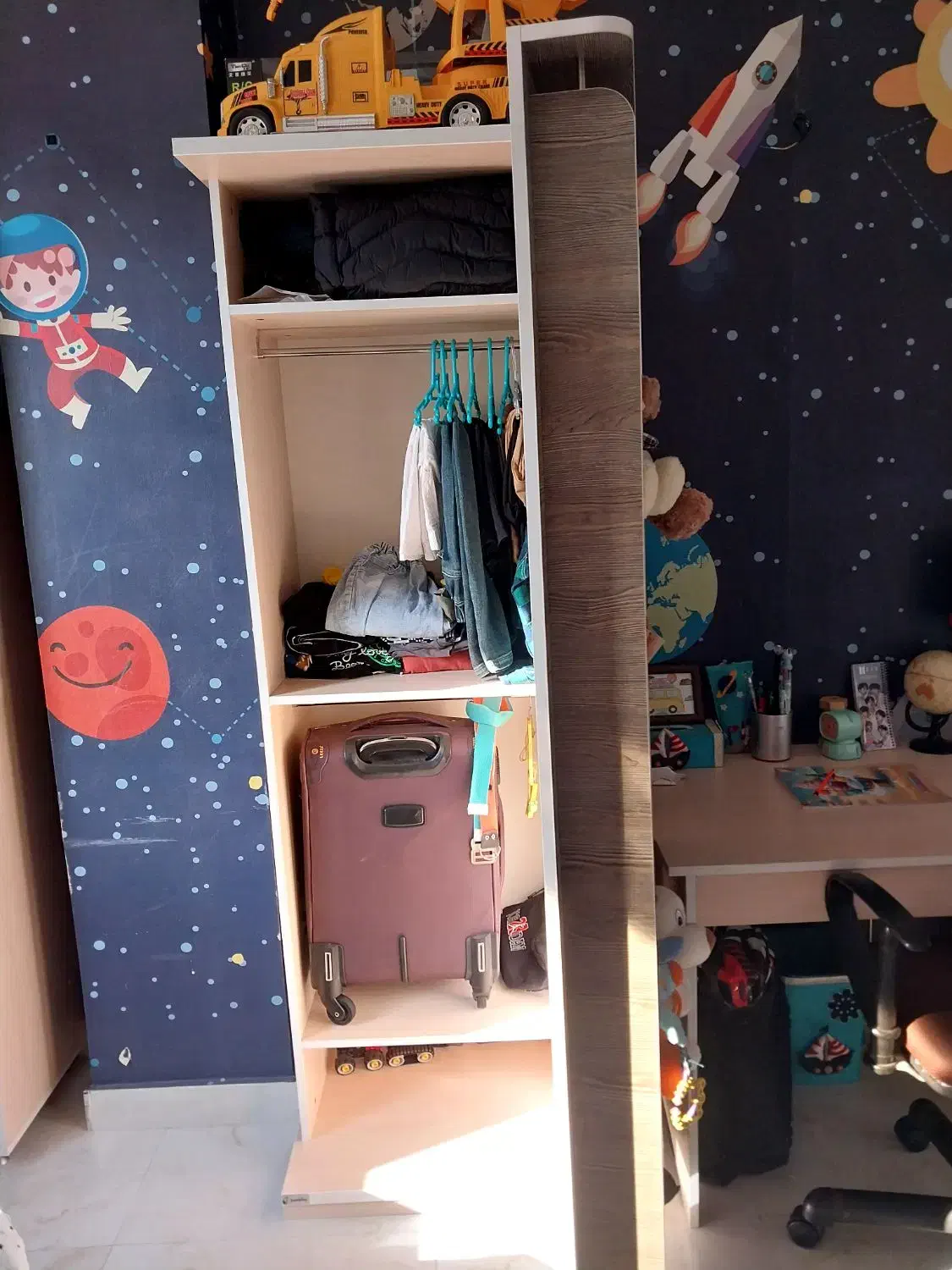 سرویس خواب کودک و نوجوان.|تخت و سرویس خواب|آستارا, |دیوار