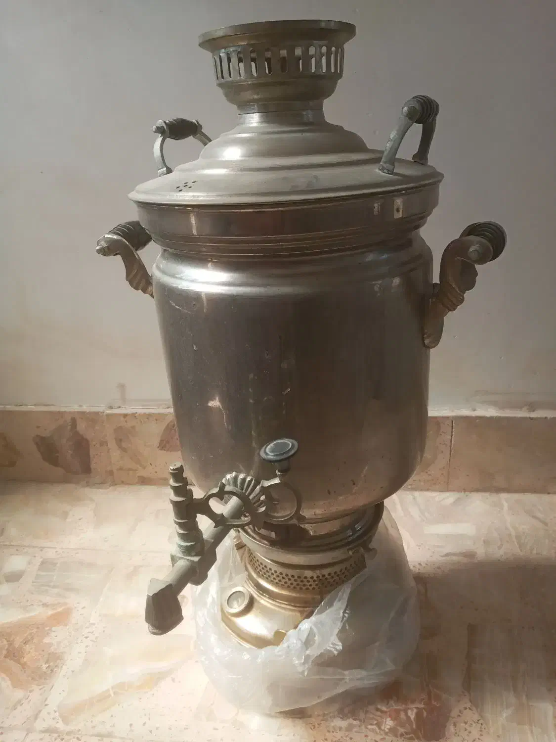سماور بزرگ سالم و اصل|سماور، چای‌ساز، قهوه‌ساز|گنبد کاووس, |دیوار