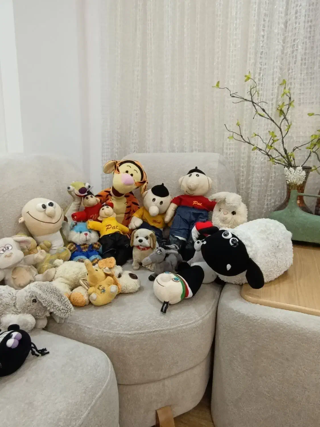 تعدادی اسباب بازی|اسباب‌بازی بچه|ایلام, |دیوار