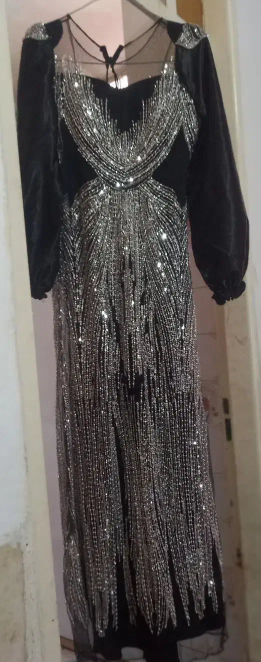 لباس مجلسی|لباس|میبد, |دیوار