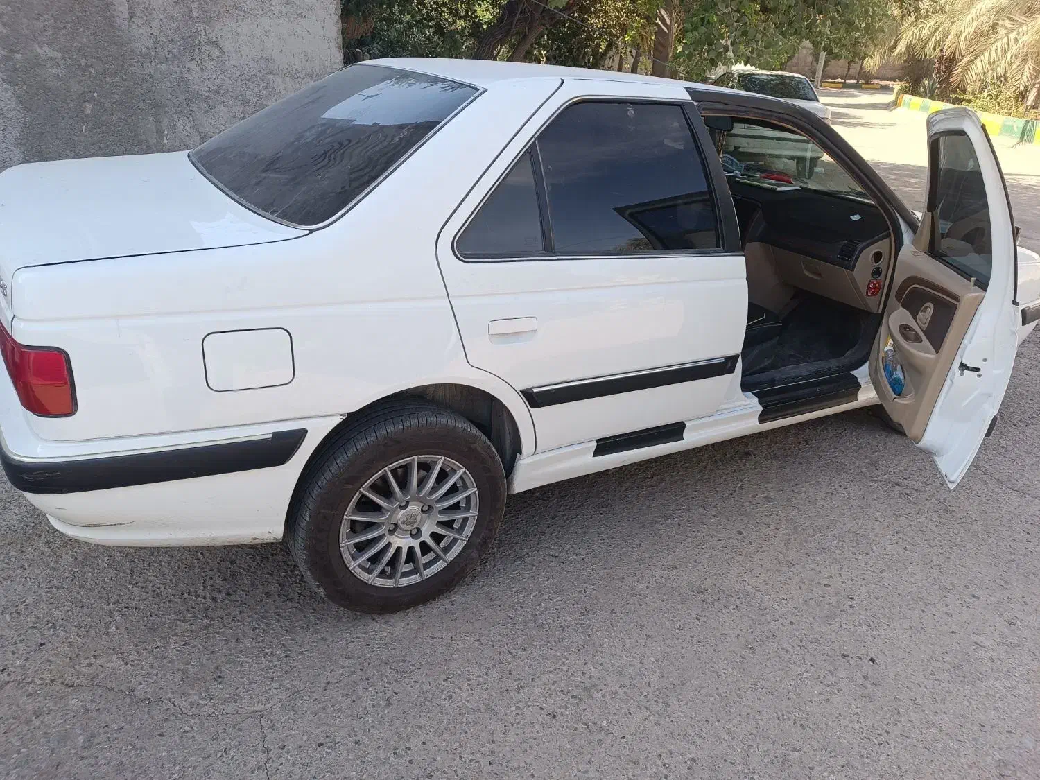 فروش فوری|خودرو سواری و وانت|ایرانشهر, |دیوار