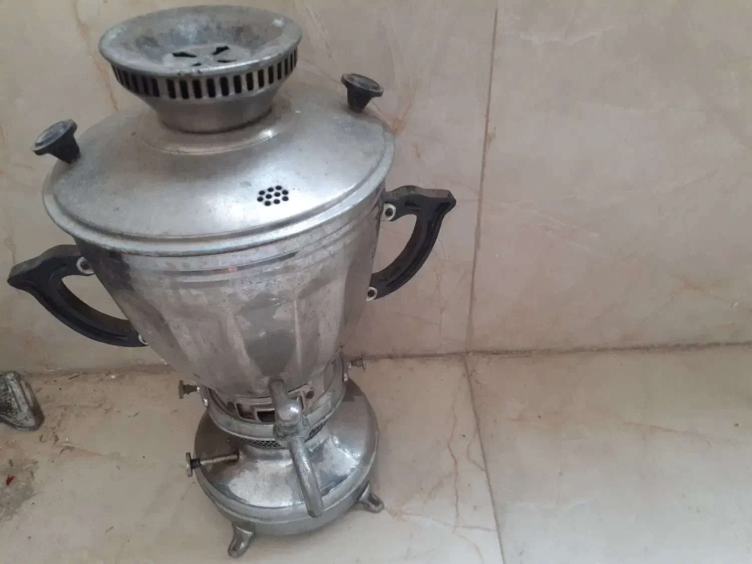 سماور نفتی  قدیمی|سماور، چای‌ساز، قهوه‌ساز|گنبد کاووس, |دیوار