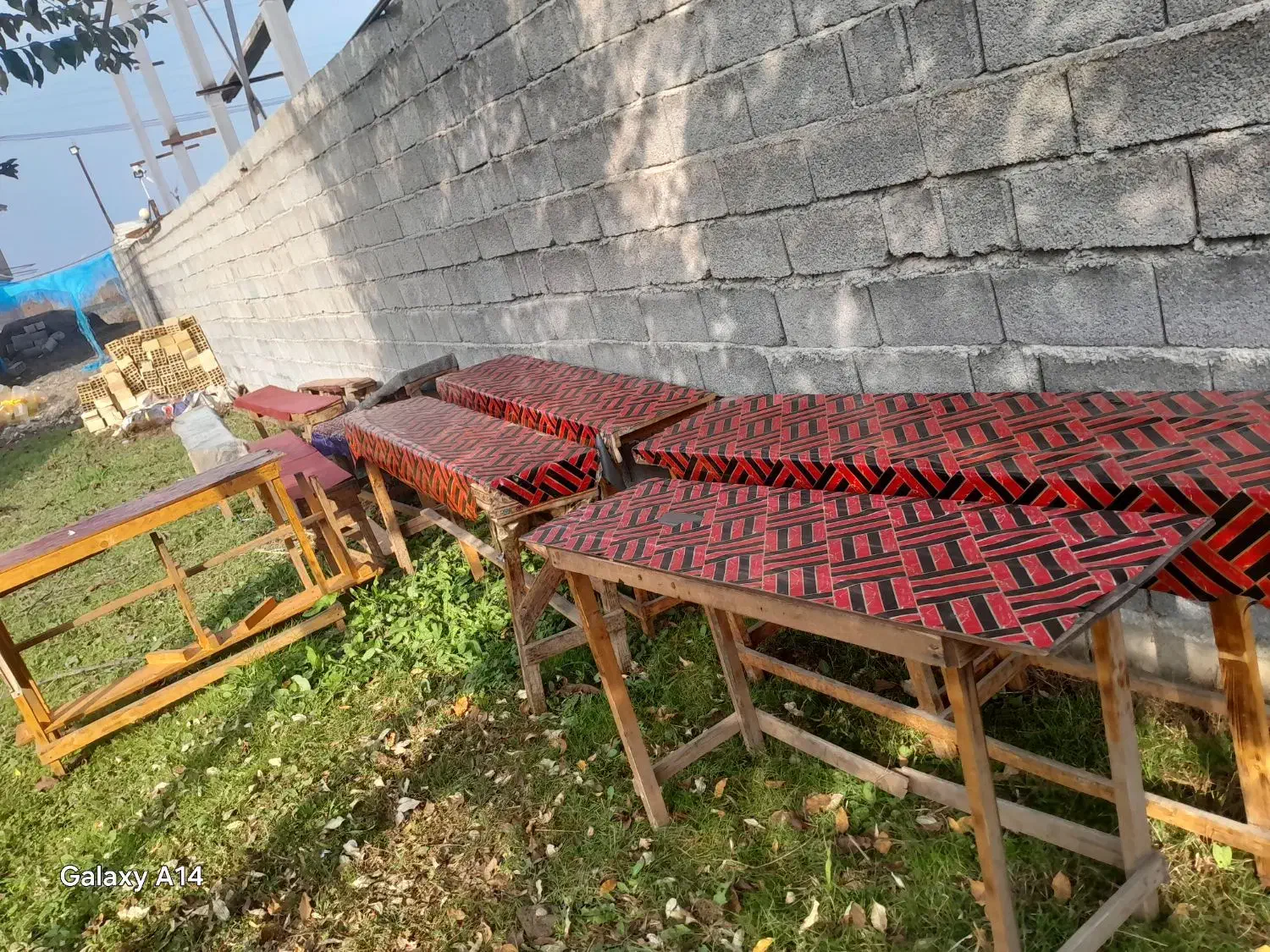 میز صندلی|صندلی و نیمکت|اسالم, |دیوار