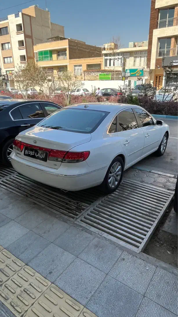 آزرا 2010|خودرو سواری و وانت|اصفهان, تخت فولاد|دیوار