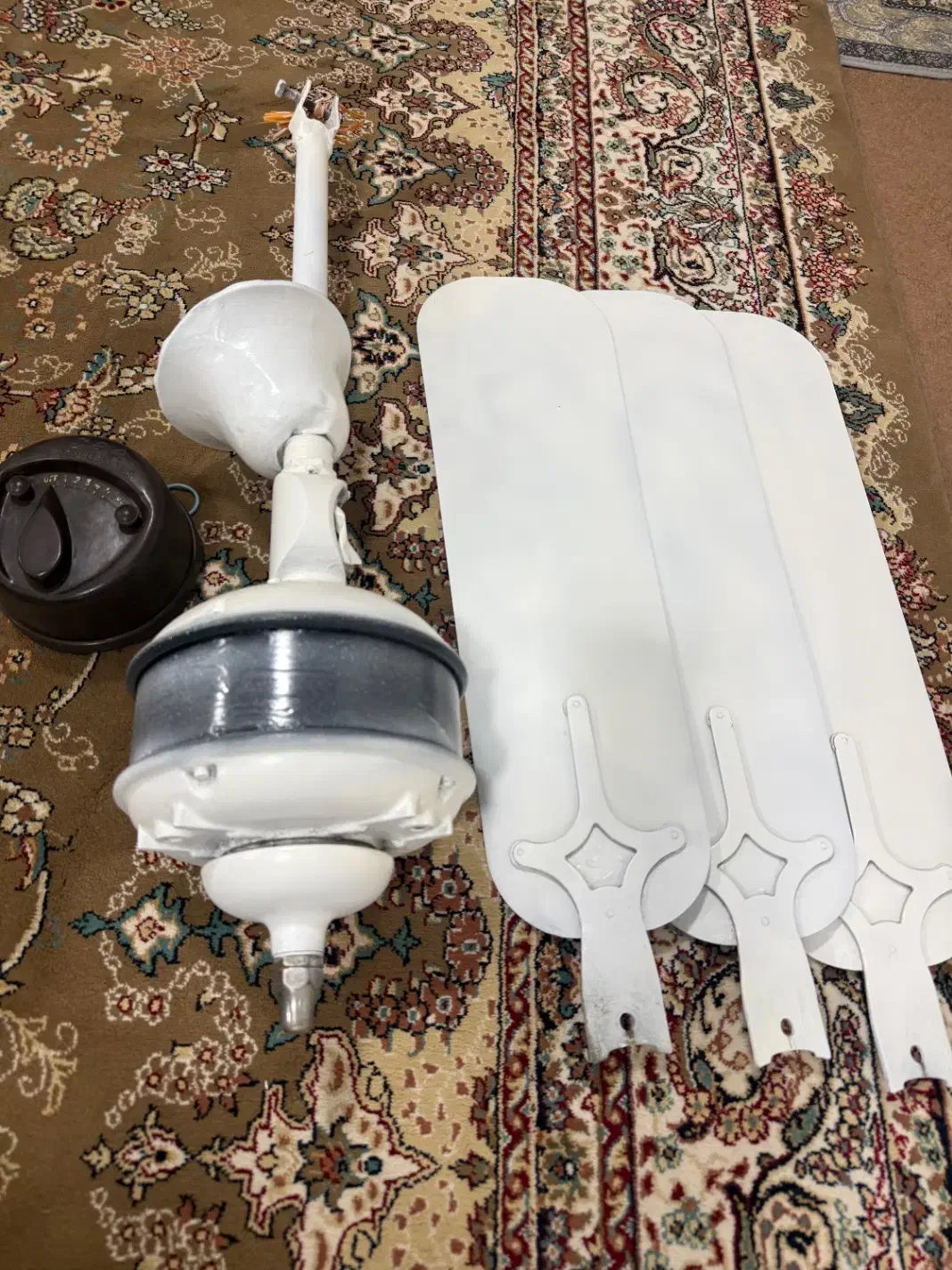 پنکه انگلیسی سالم|کلکسیون اشیاء عتیقه|شهرکرد, |دیوار