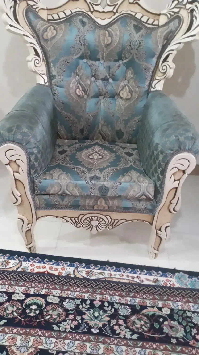 مبل کلاسیک سالم وتمییز|مبلمان خانگی و میز عسلی|رباط‌کریم, شهرک درخشان|دیوار