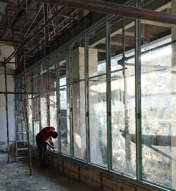 نیازمند کارگر جهت نصابی درب و پنجره|استخدام معماری، عمران و ساختمانی|قم, شهرک سازمان آب|دیوار