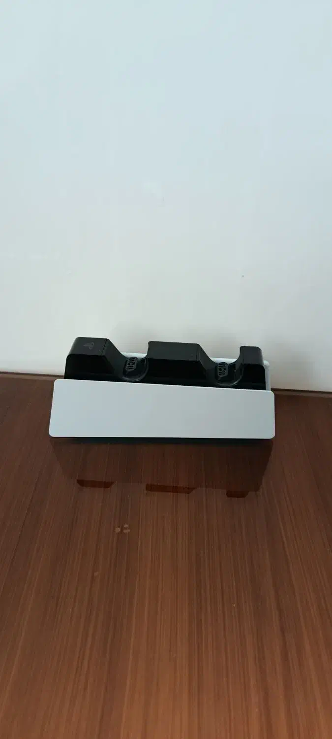 شارژر دسته ps5|کنسول، بازی ویدئویی و آنلاین|اراک, |دیوار