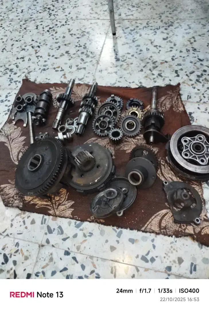 تعدادی وسایل موتورهندا۱۲۵|قطعات یدکی و لوازم جانبی|آبادان, |دیوار