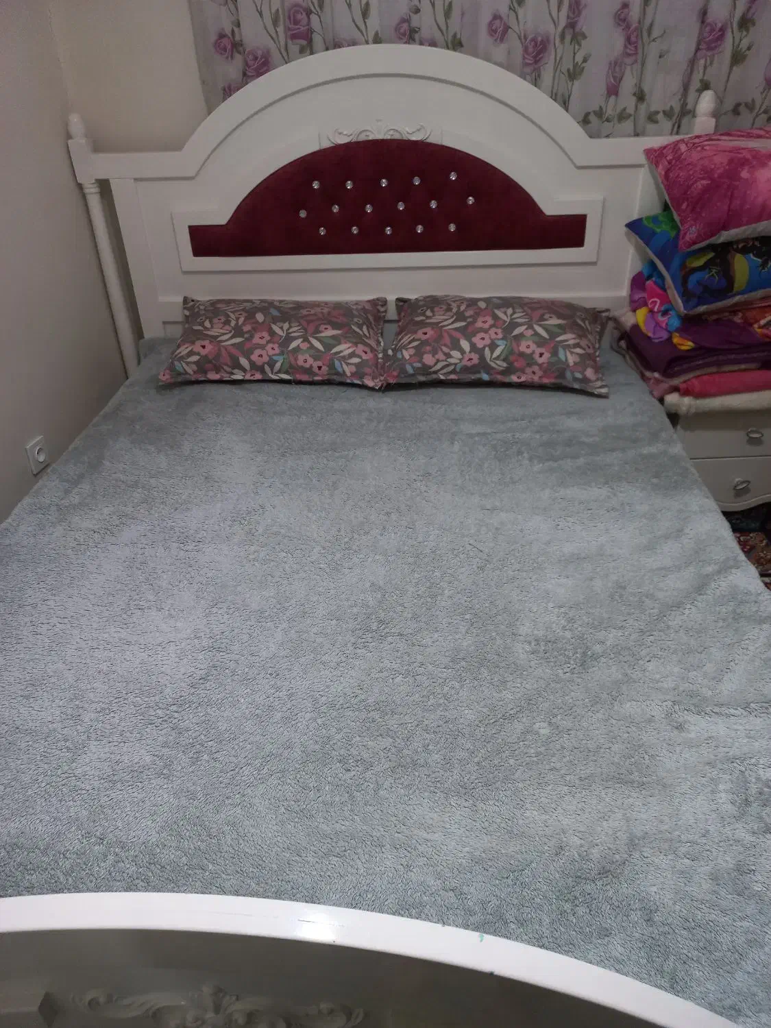 تخت خواب دو نفره همراه با تشک خوشخواب|تخت و سرویس خواب|ری, شهید بهشتی|دیوار