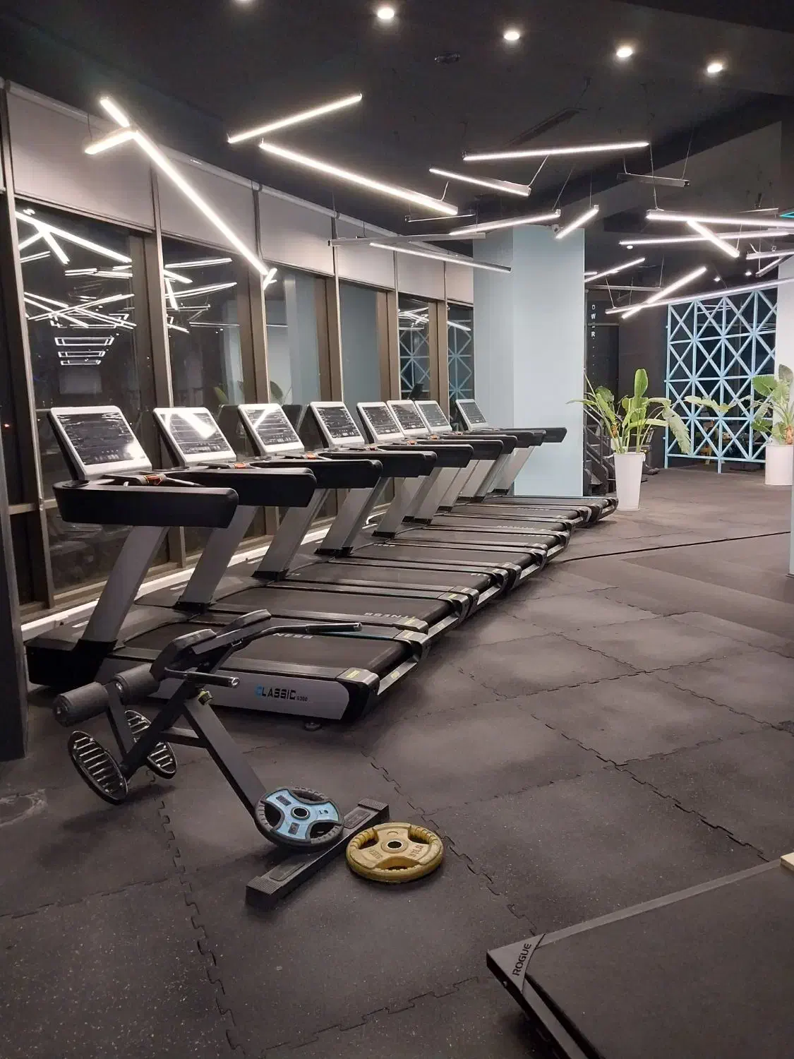 کارگر باشگاه بدنسازی|استخدام سرایداری و نظافت|تهران, شهرک چیتگر|دیوار