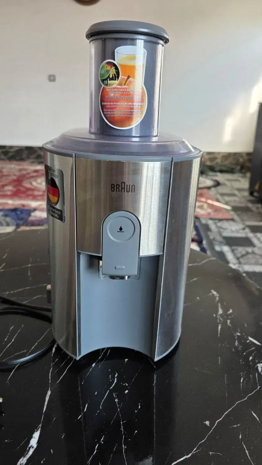 آبمیوه گیری براون J700 فقط ۳ بار ازش استفاده شده|آبمیوه‌گیر و آب‌مرکبات‌گیر|بیضا, |دیوار