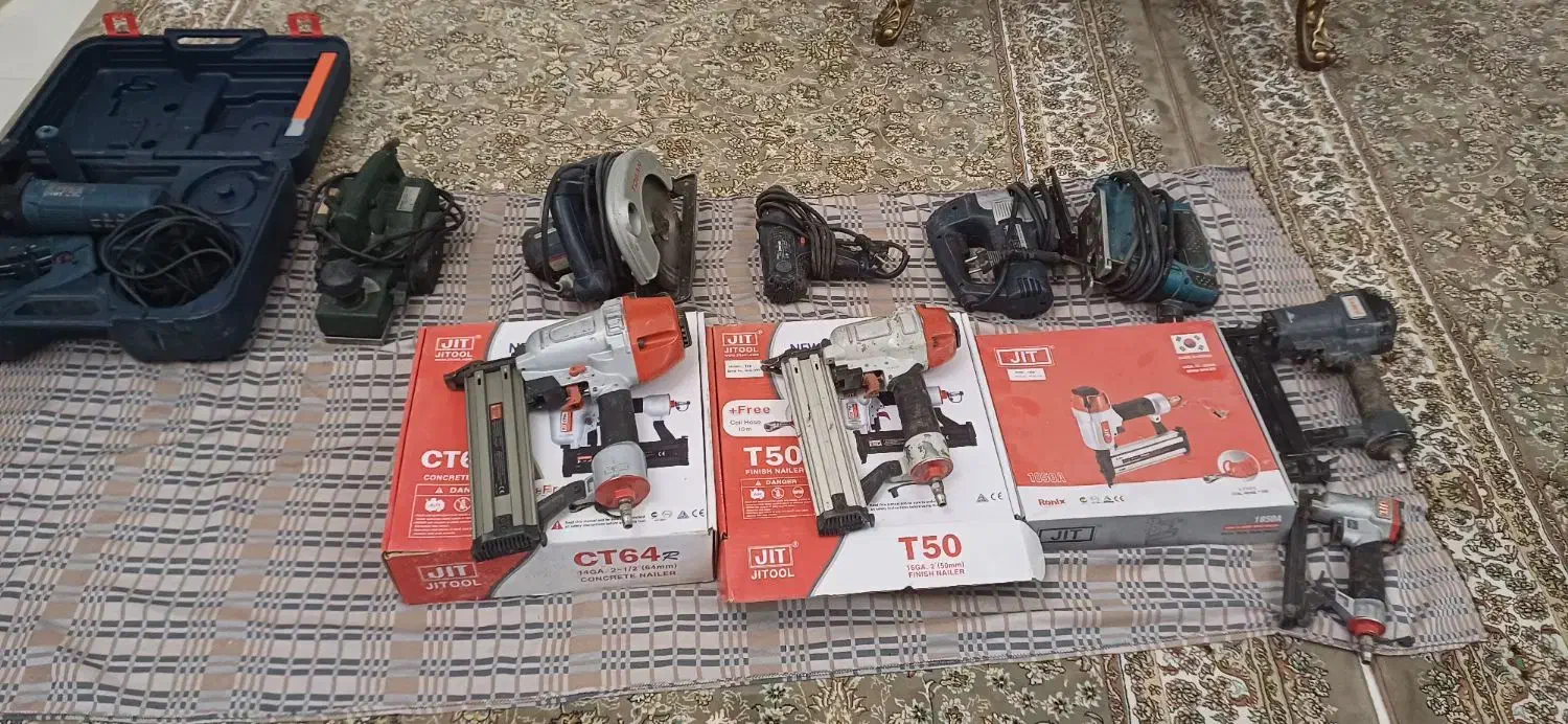 ساخت و نصب انواع پله هایه چوبی.‌کف پله چوب روس|خدمات پیشه و مهارت|چهارباغ, |دیوار