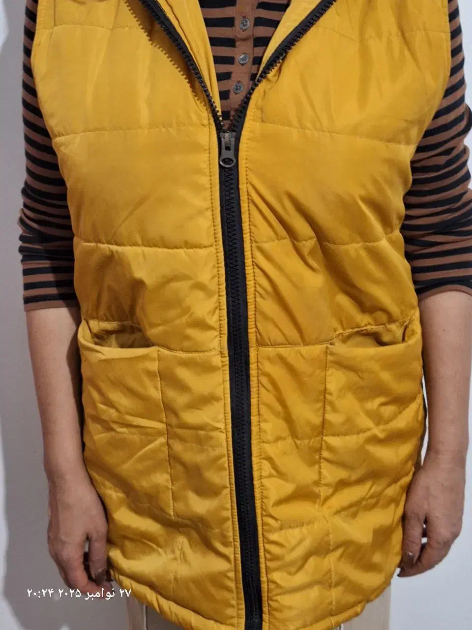 تعدادی بارونی بلند نونو|لباس|کرج, شهرک ولیعصر|دیوار